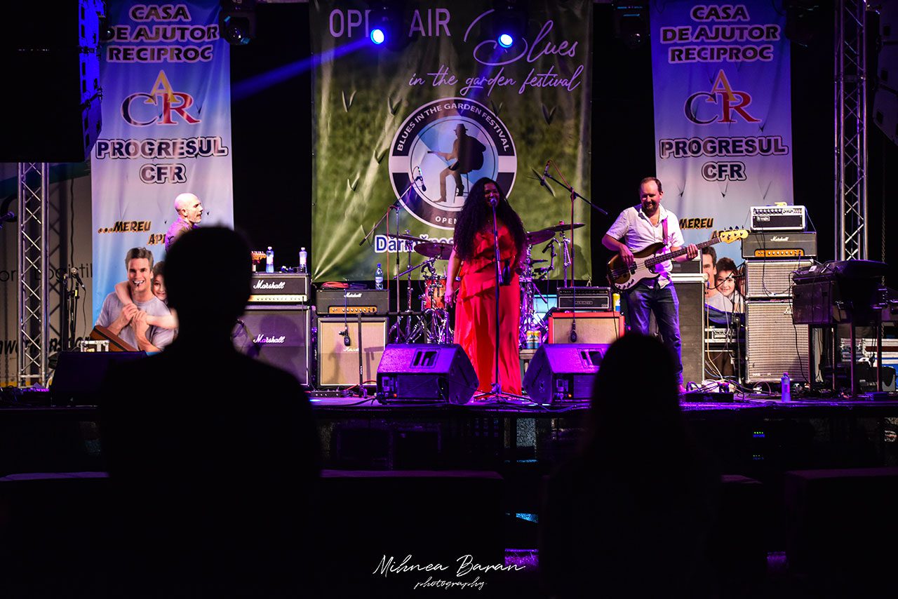 Kyla Brox play at Blues in the Garden Festival 2022